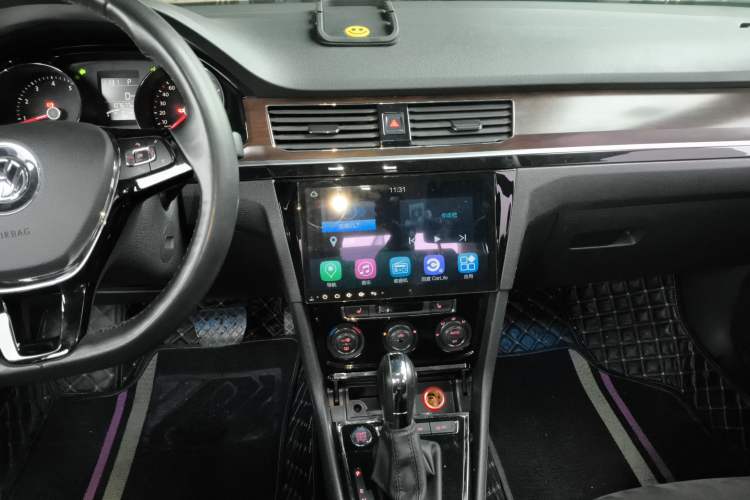 Used Volkswagen Bora 2016 230TSI DSG Luxury Version Audio And AC Panel