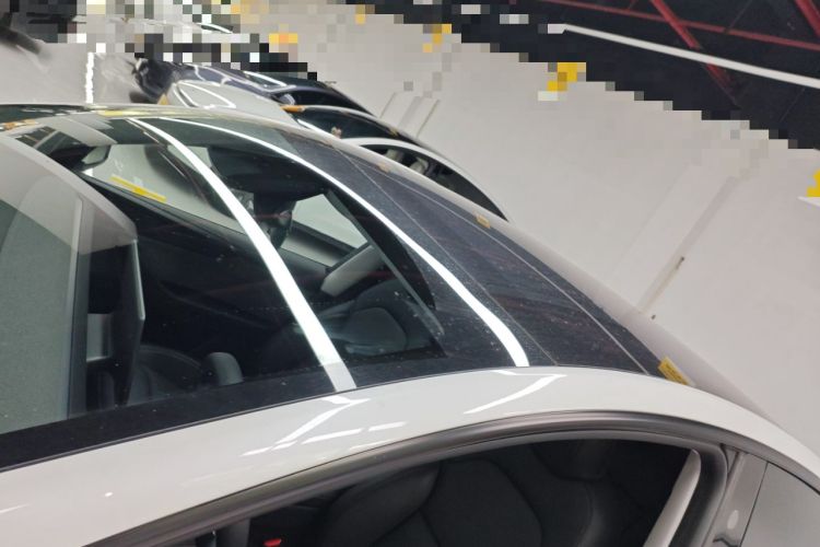 Used Tesla Model Y 2025 Rear-Wheel-Drive Version Roof