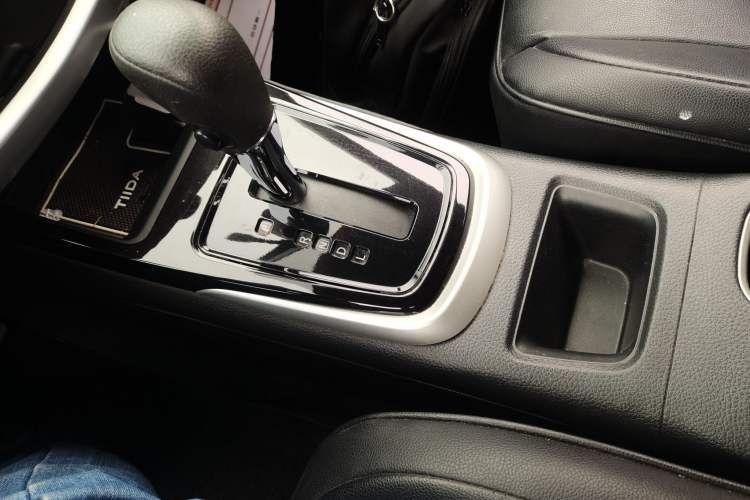 Used Nissan Tiida 2016 1.6L CVT Cool Dynamic Edition