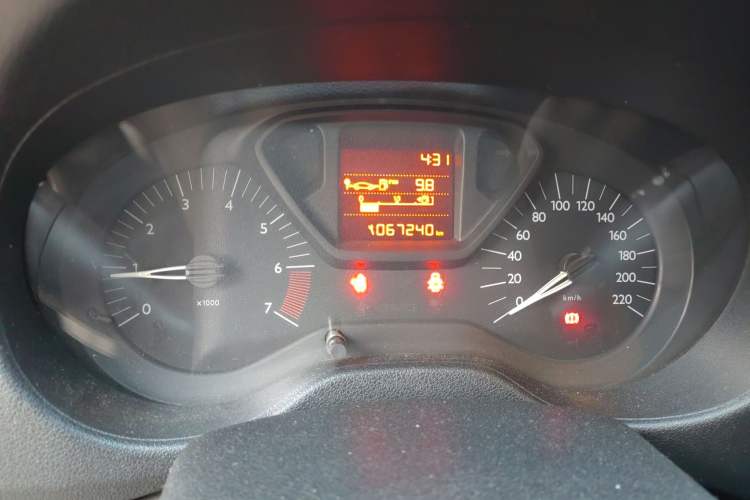 Used Citroen Elysee 2015 Zhishang Edition 1.6L Manual Fashion Model Instrument Cluster