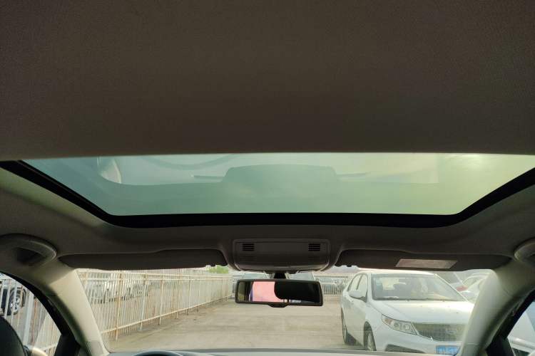 Used Volkswagen Golf 2015 1.4TSI Automatic Luxury Model Headliner