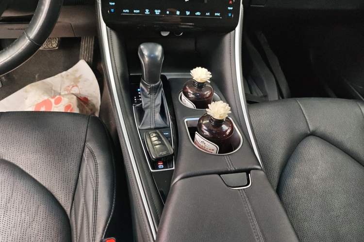 Used Toyota Avalon 2022 Dual-Engine 2.5L XLE Premium Edition