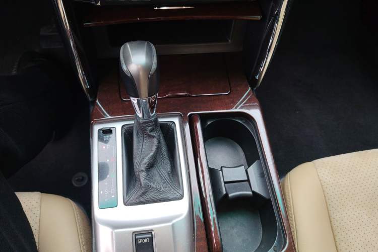 Used Toyota Reiz 2013 2.5V Shangrui Edition Gear Lever