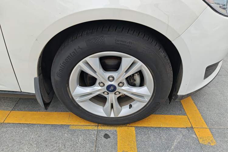 Used Ford Focus 2018 Hatchback Classic 1.6L Automatic Comfort Plus SmartDrive Edition
