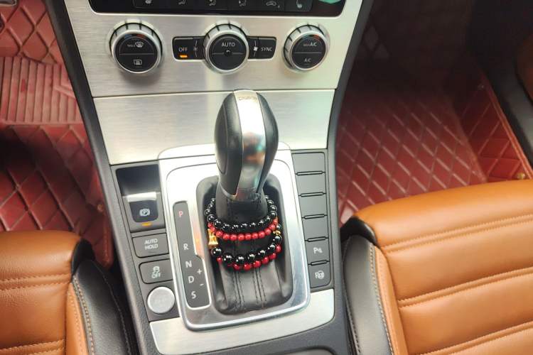 Used Volkswagen FAW-Volkswagen CC 2013 2.0 TSI Luxury Model Gear Lever