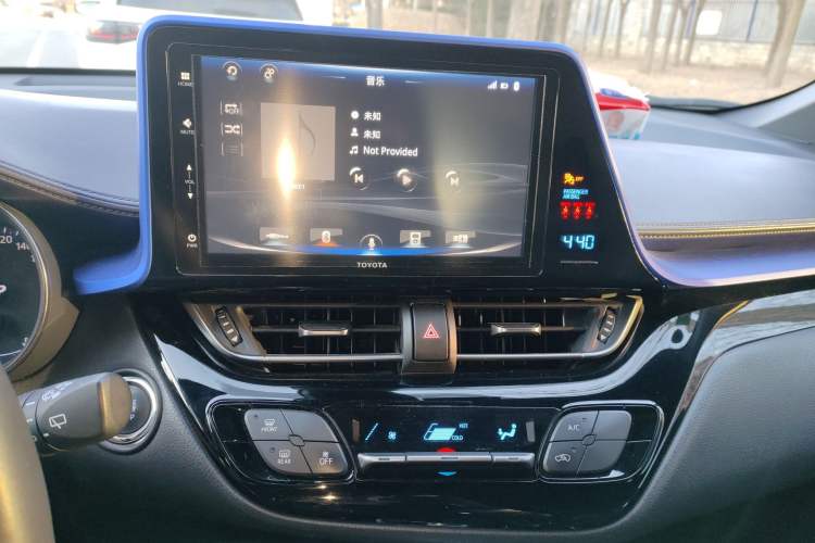 Used Toyota IZOA 2018 2.0L Yichi Version China VI Standard
