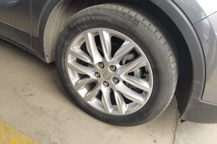 Used Buick Envision 2019 28T 4x4 Luxury Model China VI Standard Right Front Wheel Hub