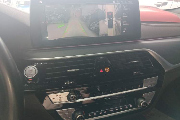 Used BMW 5 Series 2022 Second Facelift 530Li Luxury Version M Sport Package Audio And AC Panel