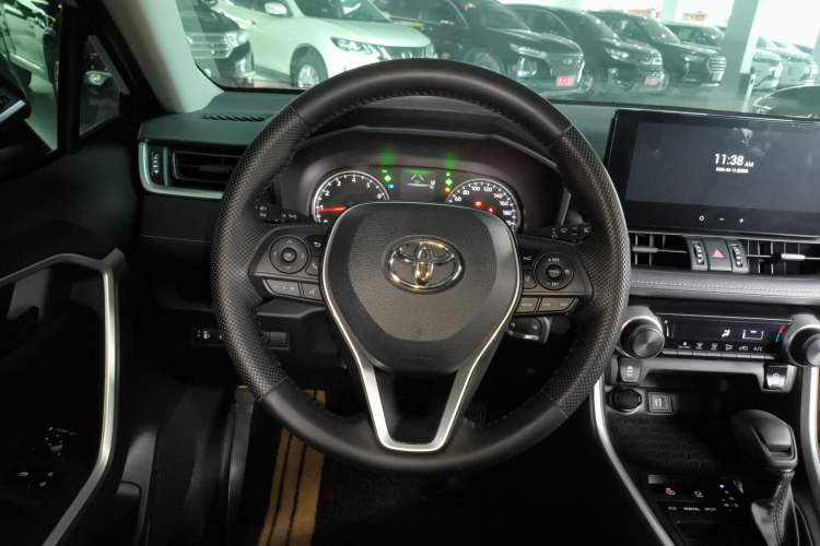 Used Toyota Wildlander 2024 2.0L CVT Two-Wheel Drive Leading Edition