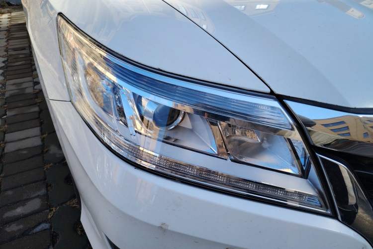 Used Honda Crider 2016 1.8L CVT Comfort Version Right Front Headlight