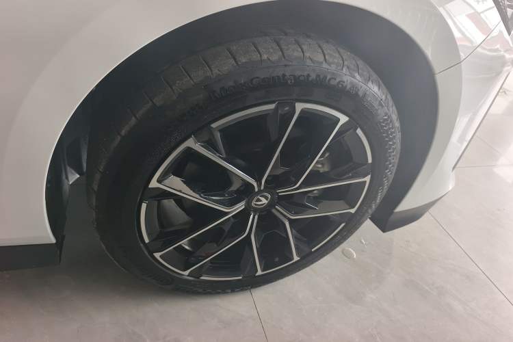 Used Changan UNI-V iDD 2024 Blue Whale Smart Electric iDD 136km Luxury Model