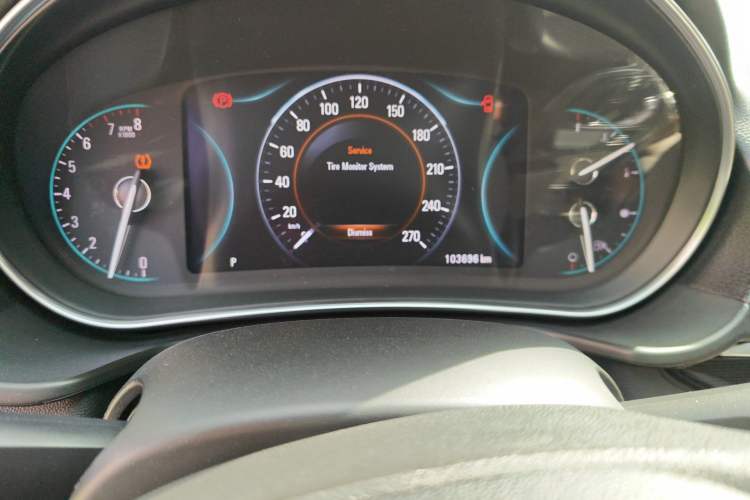 Used Buick Regal 2014 GS 2.0T Passionate Sport Edition Odometer Close Up