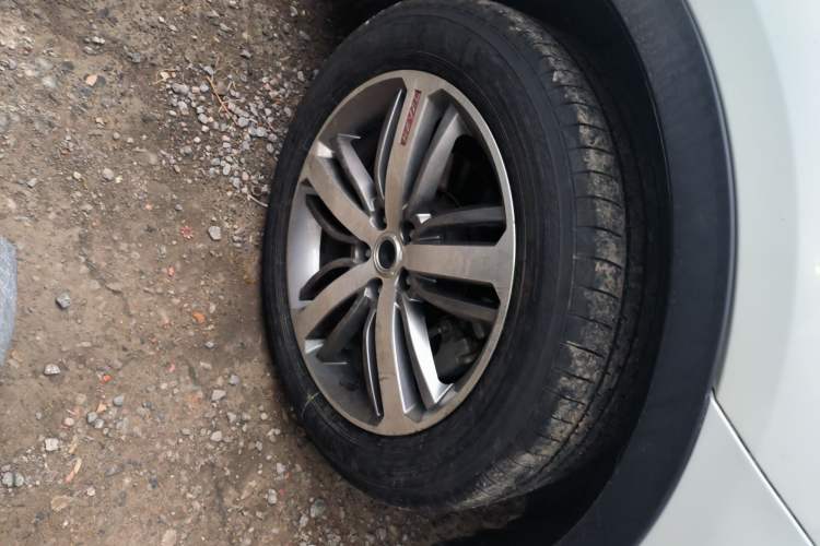 Used Haval H6 2017 Red Label 2.0T Automatic Two-Wheel Drive ZhiShang Model