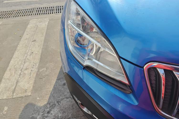 Used Buick Encore 2015 1.4T Automatic Two-Wheel Drive Urban Leading Model Right Front Headlight