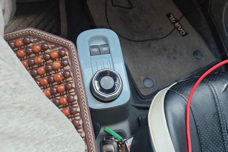 Used Geely Galaxy Panda 2024 Panda Mini 200km Endurance Bear Gear Lever