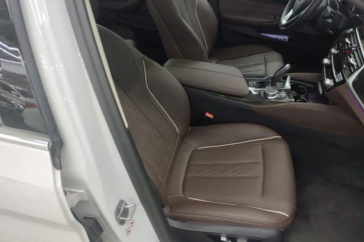 Used BMW 5 Series 2022 Second Facelift 525Li Luxury Package
