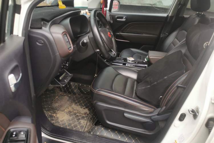 Used GAC Trumpchi GS3 2017 200T Automatic Luxury Edition Driver Seat