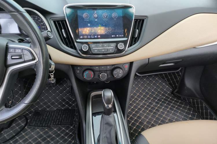 Used Chevrolet Monza 2022 320 Automatic Enjoyment Sunroof Version Audio And AC Panel