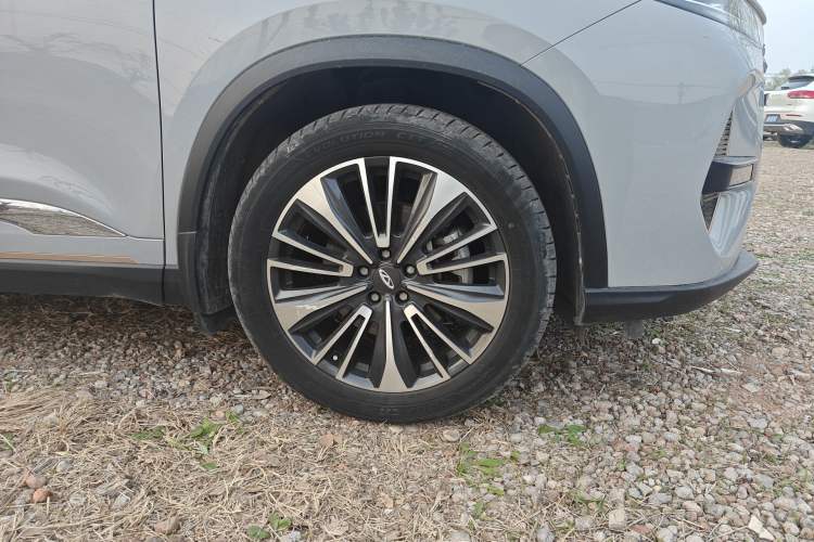 Used Chery Tiggo 8 PRO 2022 390T Two-Wheel Drive Haohan Edition 7-Seater Right Front Wheel Hub