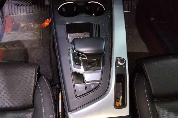 Used Audi A4L 2022 40 TFSI Luxury Dynamic Model