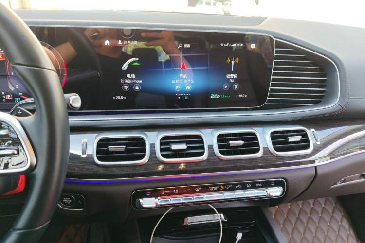 Used Mercedes-Benz GLE 2023 GLE 350 4MATIC Stylish Model Audio And AC Panel