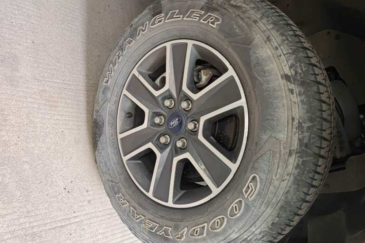 Used Ford F-150 Raptor 2017 3.5T Raptor Performance Edition Right Front Wheel Hub