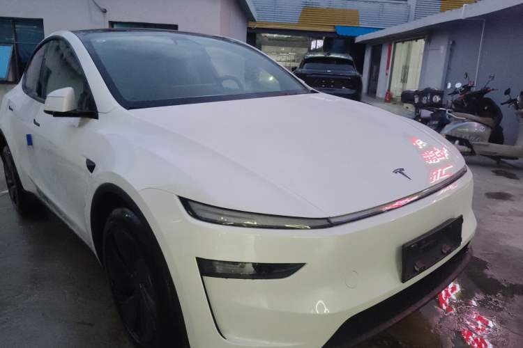 Used Tesla Model Y 2026 Rear-Drive Model
