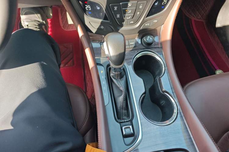 Used Buick Envision 2016 28T Four-Wheel Drive Elite Version Gear Lever