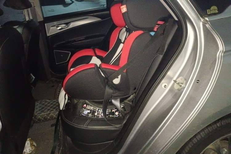 Used Geometry A 2022 Pro 430KM Commuter Edition Left Rear Seat