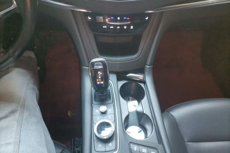 Used Cadillac XT5 2022 2.0T Two-Wheel Drive Luxury Version