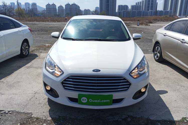 Used Ford Escort 2015 1.5L Automatic Comfort Edition Front