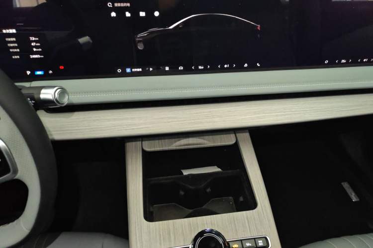 Used Geely Galaxy E8 2024 550 km Range Rear-Wheel-Drive PRO