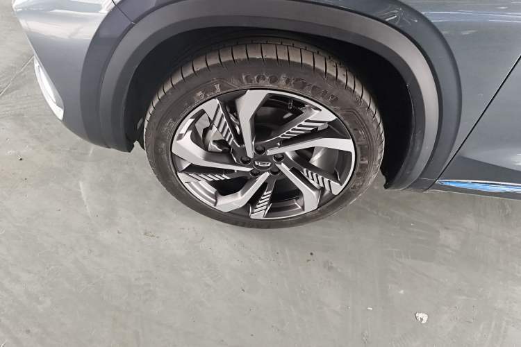 Used Geely Auto Monjaro L 2024 2.0TD High-Power Automatic Two-Wheel Drive Skyline Edition Left Front Wheel Hub