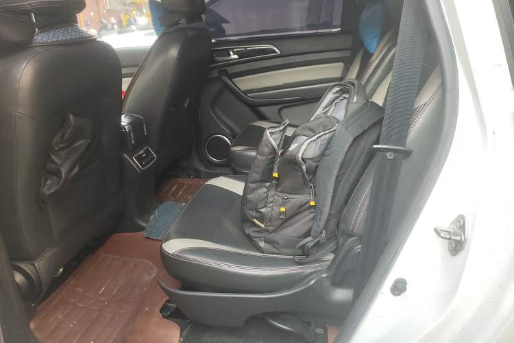 Used HYOSOW H3 2015 1.5L manual Comfort trim level