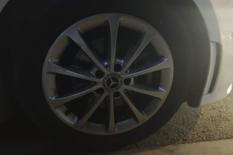 Used Mercedes-Benz A-Class 2019 A 200 L Sport Sedan Right Front Wheel Hub
