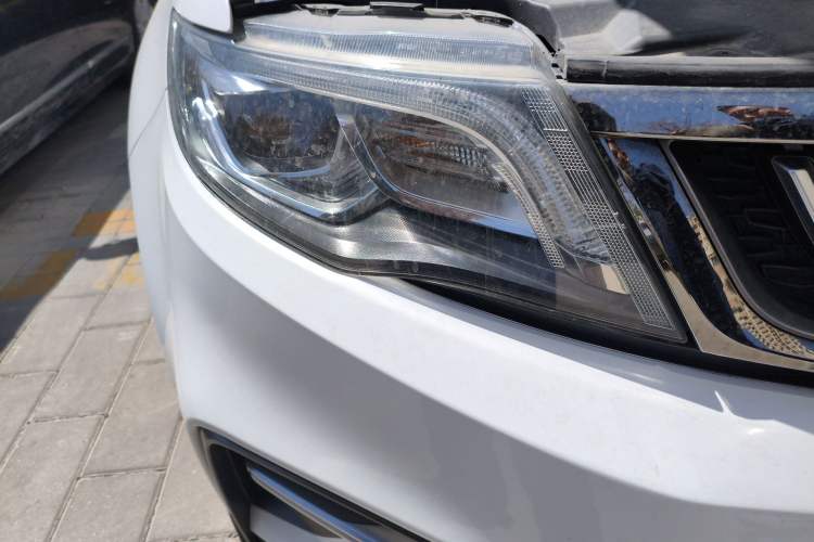 Used Geely Auto Emgrand X7 Sport 2020 1.8TD DCT Two-Wheel Drive Smart Connect 4G-Enabled Version Right Front Headlight