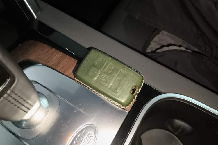 Used Land Rover Discovery Sport 2020 249 PS R-Dynamic Performance Edition
