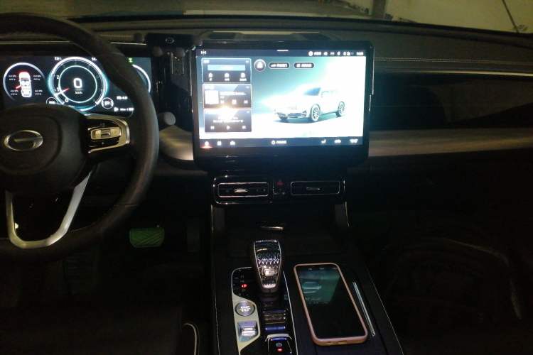 Used GAC Trumpchi GS8 2022 Flagship Series 2.0 TGDI Four-Wheel Drive Luxury Smart Connectivity Version (7 Seats)