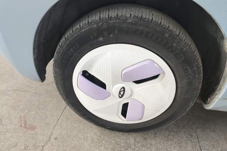 Used Chery QQ Ice Cream 2022 170km Sundae Phosphate Lithium-Ion Exterior 4