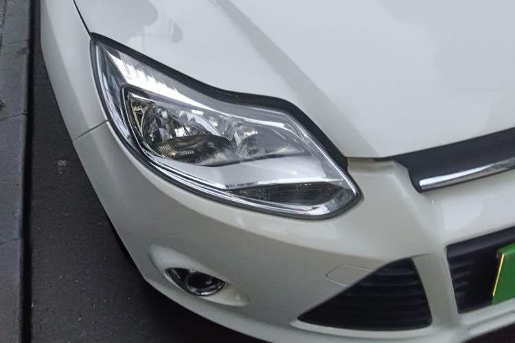 Used Ford Focus 2012 Sedan 1.6L Automatic Fashion Edition