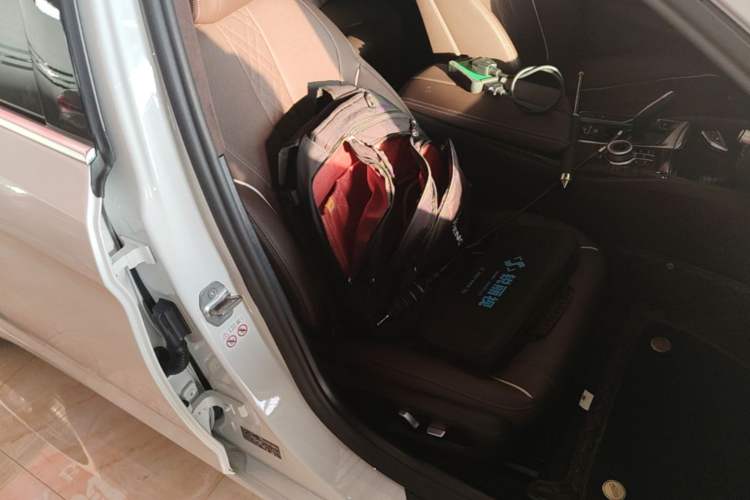 Used BMW 5 Series 2022 Updated 530Li Leading Edition Luxury Package Right Front Seat