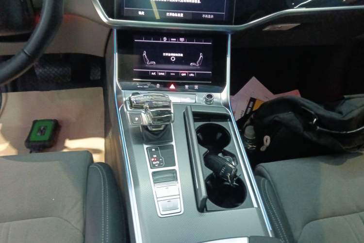 Used Audi A6L 2024 40 TFSI Luxury Dynamic Edition Gear Lever