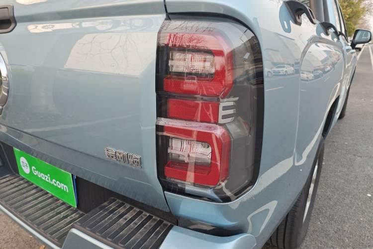 Used Great Wall King Kong Poer 2024 2.0T Automatic 8AT Diesel Two-Wheel-Drive Elite Flatbed
