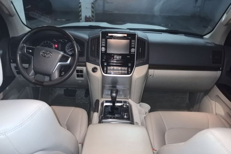 Used Toyota Land Cruiser 
