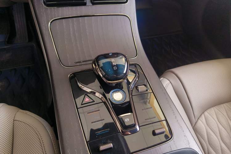 Used BYD Han 2025 DM-i Intelligent Driving Edition 125KM LiDAR Flagship Model