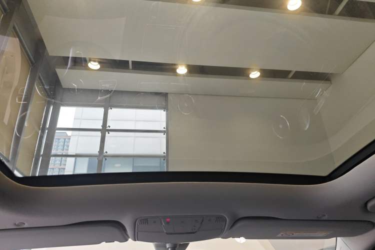 Used Mercedes-Benz C-Class 2019 Restyled C 260 L Sport Edition Headliner