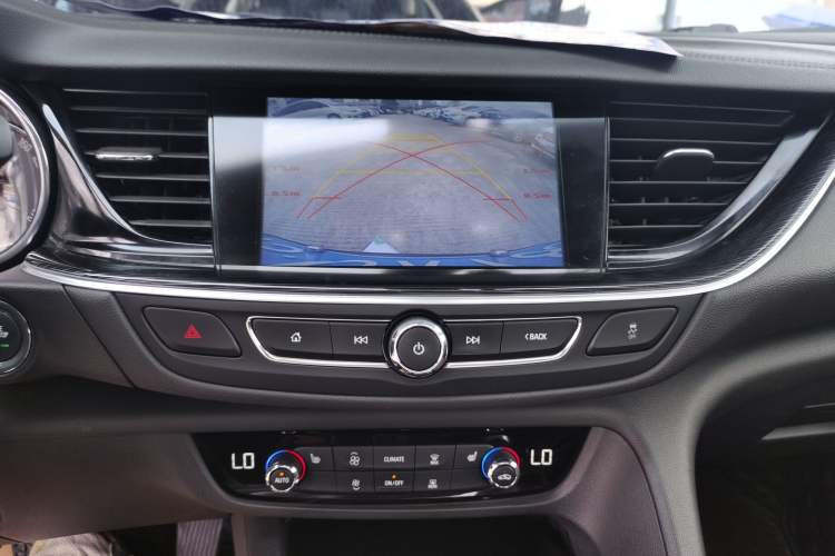 Used Buick Regal 2019 20T Elite Version China VI Standard Audio And AC Panel