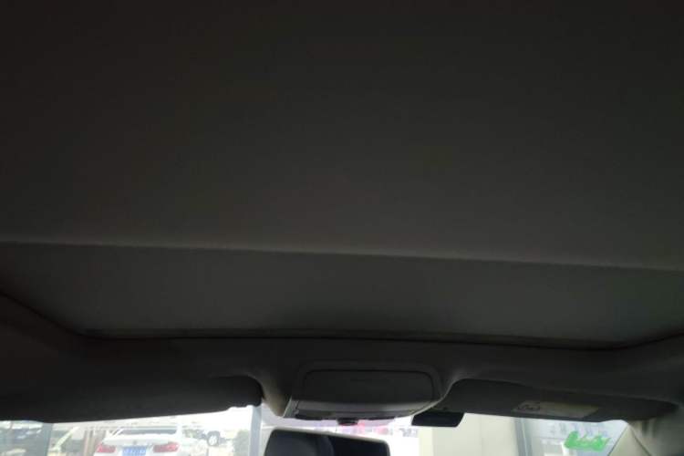 Used Volkswagen Sagitar 2015 230TSI Automatic Comfort Version Headliner