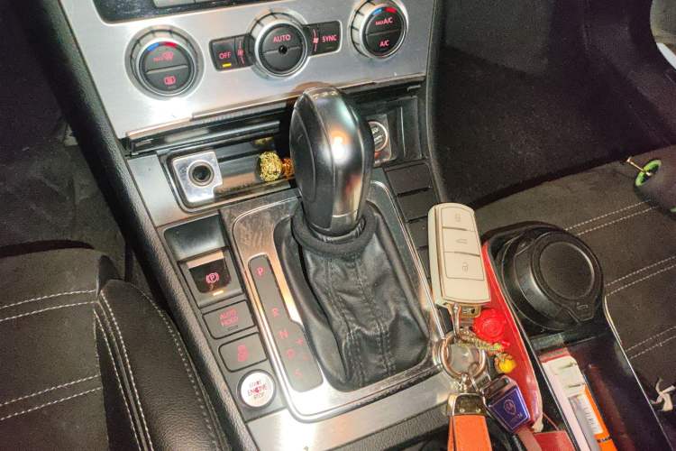 Used Volkswagen FAW-Volkswagen CC 2015 2.0 TSI Luxury Model
