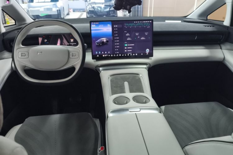 Used XPeng X9 2024 702 Ultra-Long Range Max Center Console